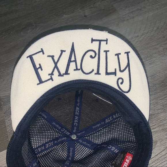 Cute Smiley Face Hat - Picture 4 of 7